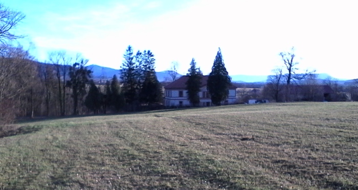 Dolní dvůr od severu