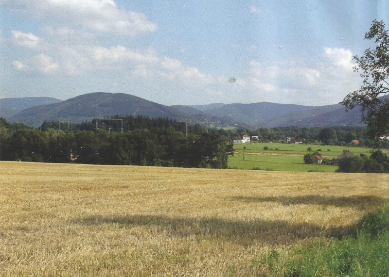 Podlesí a Poleniny od Motelu s výhledem na Beskydy: Javorový, Godula, Křivý, Ropice, Ropička, Lipí, Kyčera ... Horní Tošanovice, Mgr. Irena Cichá