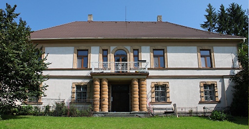 Zámek Chlumských, jižní stěna, nyní ... dolnitosanovice.cz