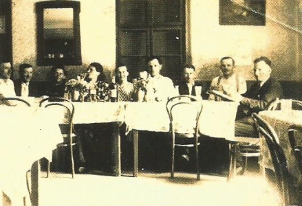 V sále hostince hostince U Brychlece, 1941 ... Horní Tošanovice, Mgr. Irena Cichá